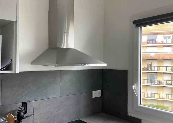 2 Pieces Avec Balcon A Deux Pas De La Plage, Wifi Et Parking - Fr-1-712-26 * Villers-sur-Mer