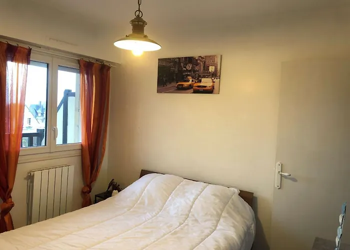 דירה 2 Pieces Avec Balcon A Deux Pas De La Plage, Wifi Et Parking - Fr-1-712-26 *