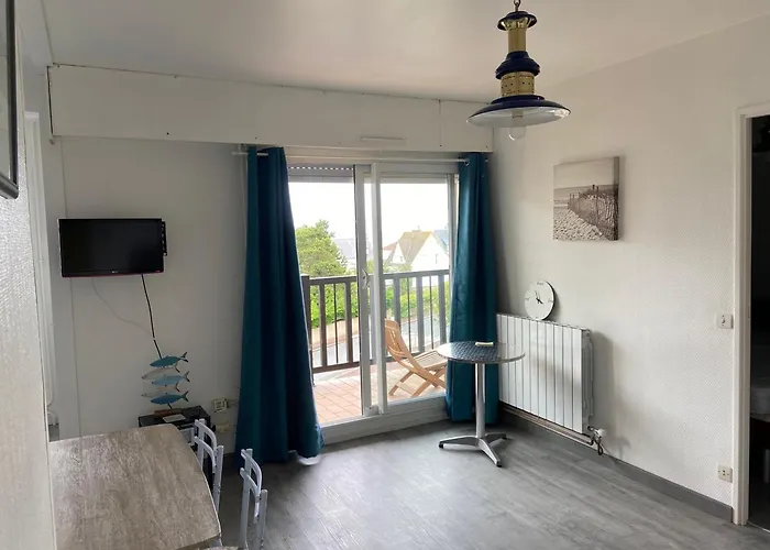 2 Pieces Avec Balcon A Deux Pas De La Plage, Wifi Et Parking - Fr-1-712-26 דירה *